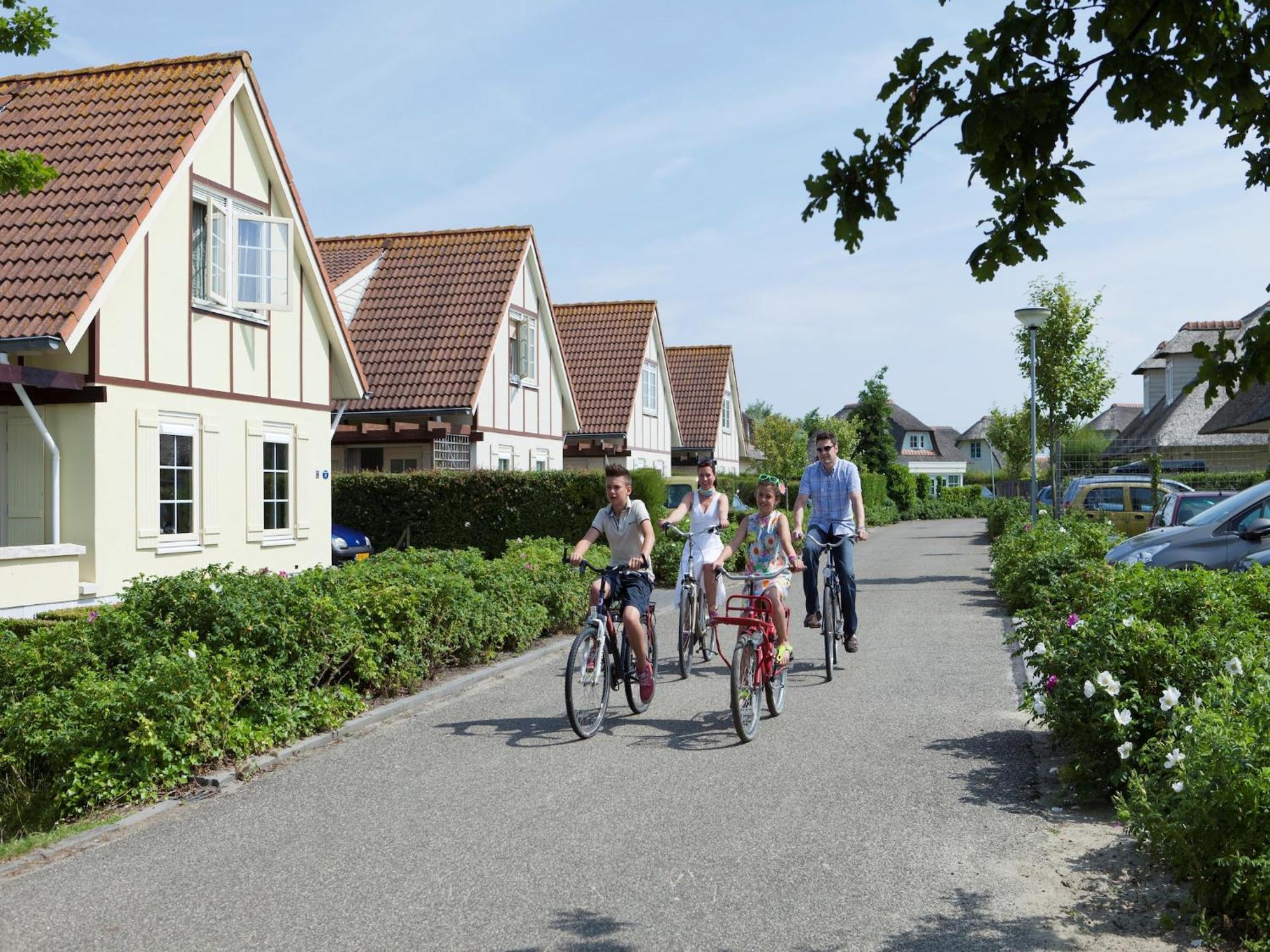 Detached Villa With Dishwasher, On A Holiday Park In Domburg, 1 Km From The Sea Buitenkant foto