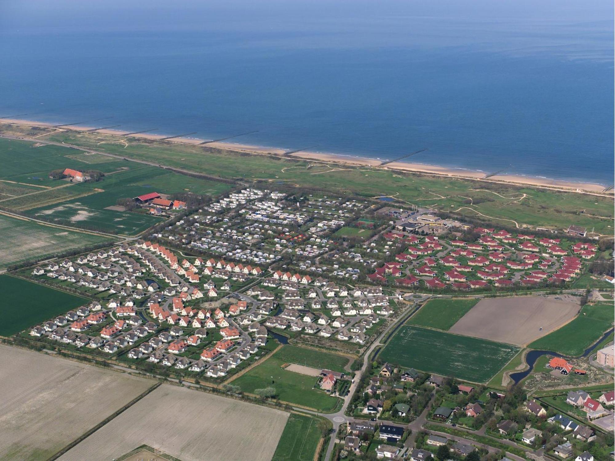 Detached Villa With Dishwasher, On A Holiday Park In Domburg, 1 Km From The Sea Buitenkant foto